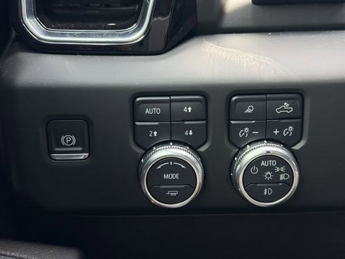 Used 2024 GMC Sierra 1500 Denali w/ Technology Package AWD/4WD image 23