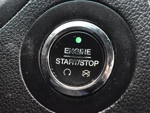 Used 2017 Ford Explorer XLT w/ Equipment Group 202A image 27