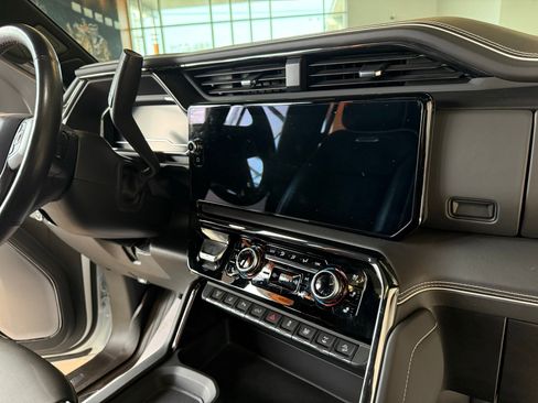 Used 2024 GMC Sierra 2500 AT4X image 32