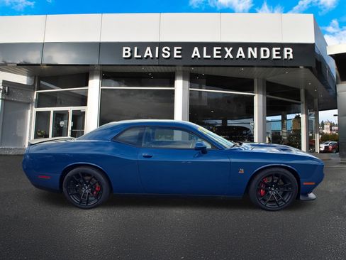 Used 2022 Dodge Challenger R/T Scat Pack w/ Dynamics Package RWD image 2