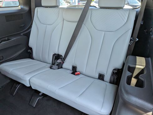 Used 2025 Hyundai Palisade SEL FWD image 30