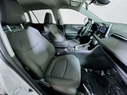 Certified 2025 Toyota RAV4 XLE AWD/4WD image 24