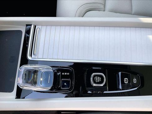 New 2026 Volvo XC60 T8 Ultra w/ Protection Package Premier image 10