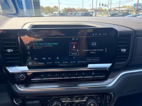 Used 2022 Chevrolet Silverado 1500 LTZ w/ LTZ Premium Package AWD/4WD image 12