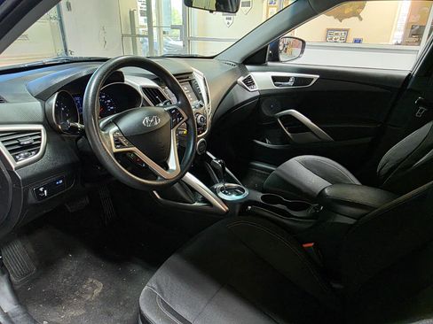 Used 2016 Hyundai Veloster image 16
