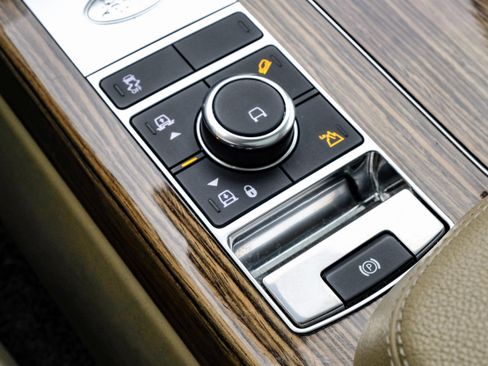 Used 2019 Land Rover Range Rover image 26