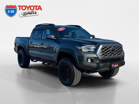 Used 2021 Toyota Tacoma TRD Off-Road w/ Technology Package image 7