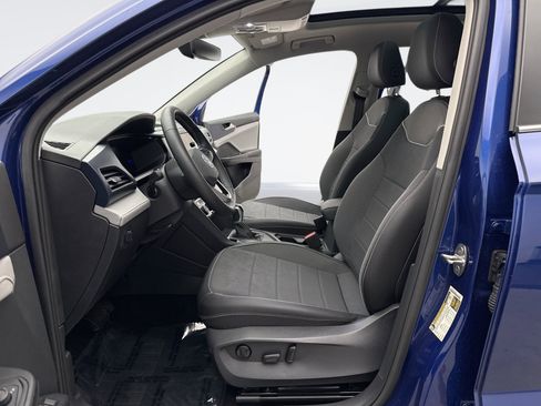 Used 2024 Volkswagen Taos SE FWD image 11