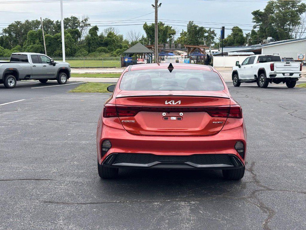 Used 2023 Kia Forte GT-Line w/ GT-Line Technology Package FWD image 4