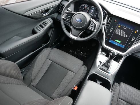 Used 2022 Subaru Outback Premium image 9