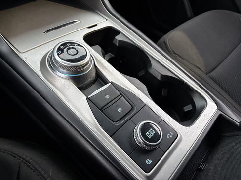 Used 2022 Ford Explorer XLT image 25