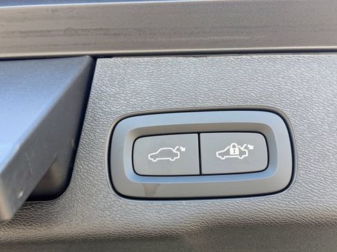 Certified 2024 Volvo XC60 B5 Plus AWD/4WD image 16