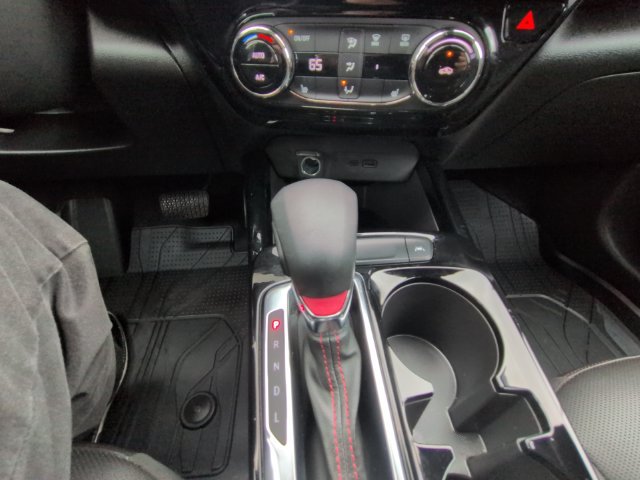 Used 2025 Chevrolet Trax RS FWD image 21
