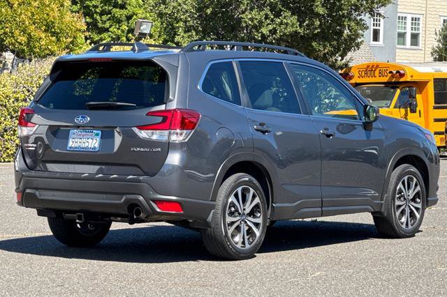 Used 2023 Subaru Forester Limited AWD/4WD image 3
