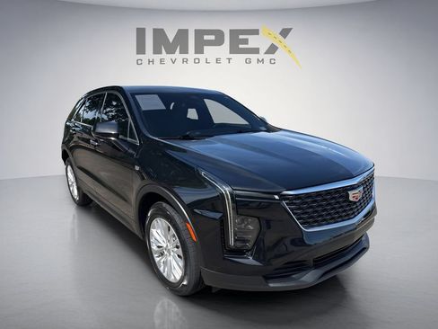 Used 2024 Cadillac XT4 Luxury FWD image 7