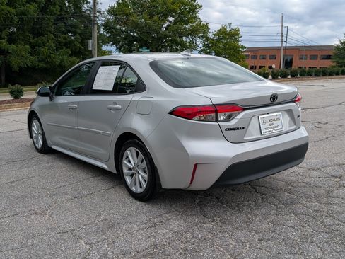 Used 2026 Toyota Corolla LE w/ LE Premium Package FWD image 5