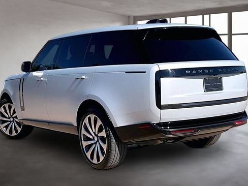 Used 2025 Land Rover Range Rover Long Wheelbase Autobiography AWD/4WD image 11