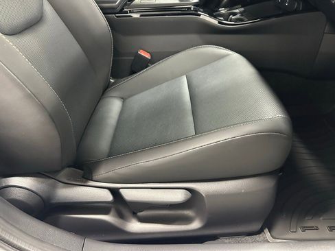 Used 2025 Toyota Prius XLE image 54