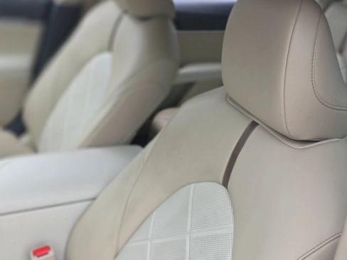 Used 2019 Toyota Camry XLE FWD image 27