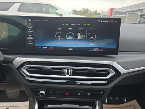 Used 2023 BMW 330i xDrive Sedan w/ Premium Package image 28