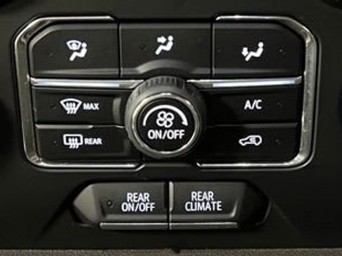 Used 2024 Chevrolet Tahoe LS AWD/4WD image 38