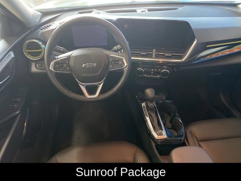 Used 2025 Chevrolet Trax ACTIV w/ Sunroof Package FWD image 4