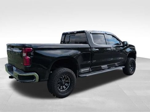 Used 2021 Chevrolet Silverado 1500 LTZ w/ Z71 Off-Road Package AWD/4WD image 7