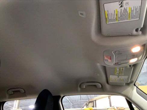 Used 2021 Jeep Renegade Latitude image 14