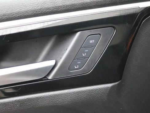 Used 2025 Mitsubishi Outlander SEL image 15