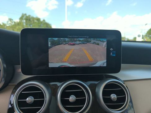 Used 2020 Mercedes-Benz GLC 300 w/ Premium Package image 26