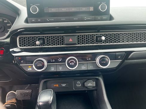 Used 2022 Honda Civic EX image 19