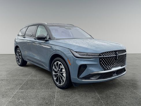 New 2026 Lincoln Nautilus Reserve image 7