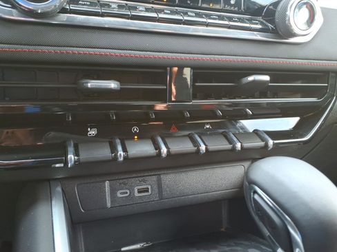 Certified 2024 Chevrolet Colorado Z71 w/ Z71 Convenience Package 2 image 24