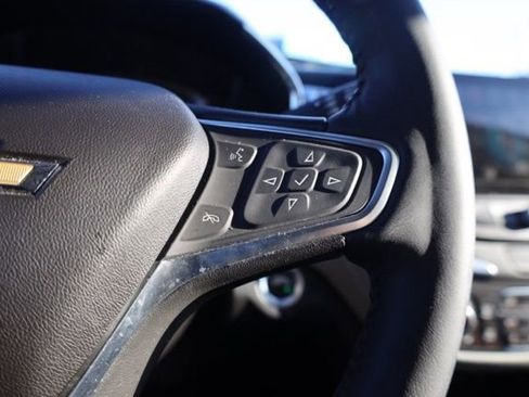 Used 2018 Chevrolet Equinox Premier image 25