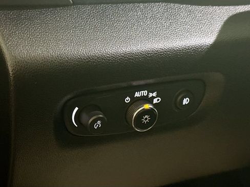 Used 2020 Chevrolet Traverse LT AWD/4WD image 11