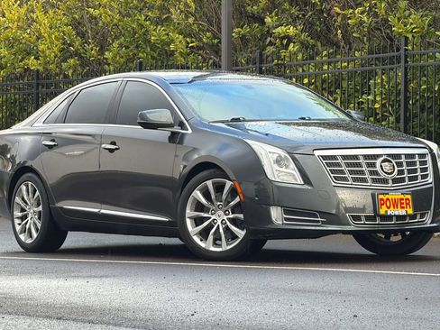 Used 2015 Cadillac XTS Luxury FWD image 2