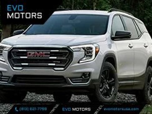Used 2024 GMC Terrain Denali w/ Denali Premium Package AWD/4WD image 1