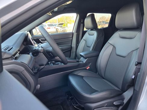 New 2026 Jeep Compass Latitude image 23