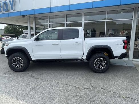 New 2026 Chevrolet Colorado ZR2 w/ Technology Package AWD/4WD image 6