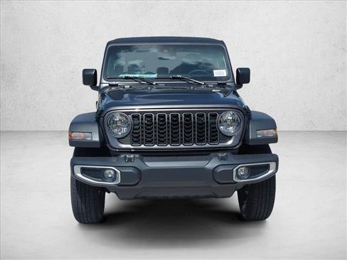 Certified 2025 Jeep Gladiator Sport AWD/4WD image 6