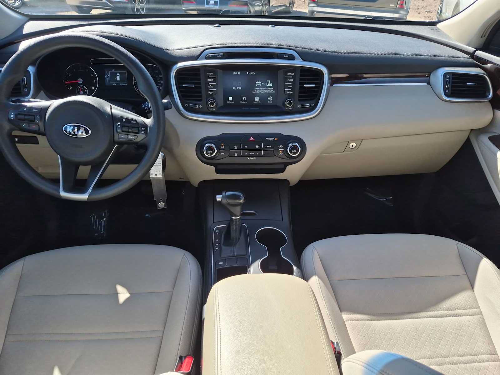 Used 2018 Kia Sorento FWD image 15