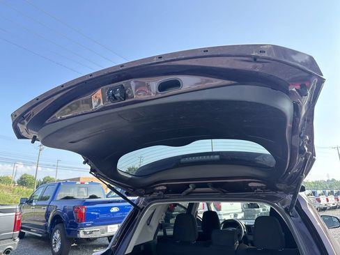 Used 2018 Toyota RAV4 LE FWD image 35