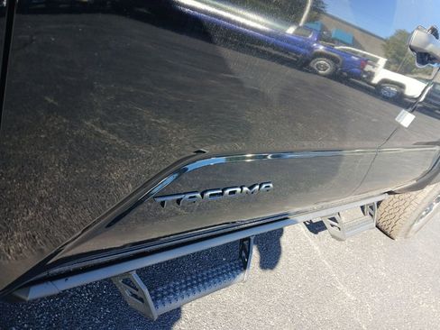 New 2025 Toyota Tacoma TRD Off-Road image 13