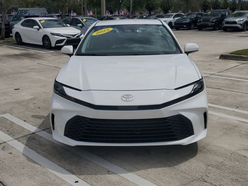 Used 2025 Toyota Camry LE FWD image 8