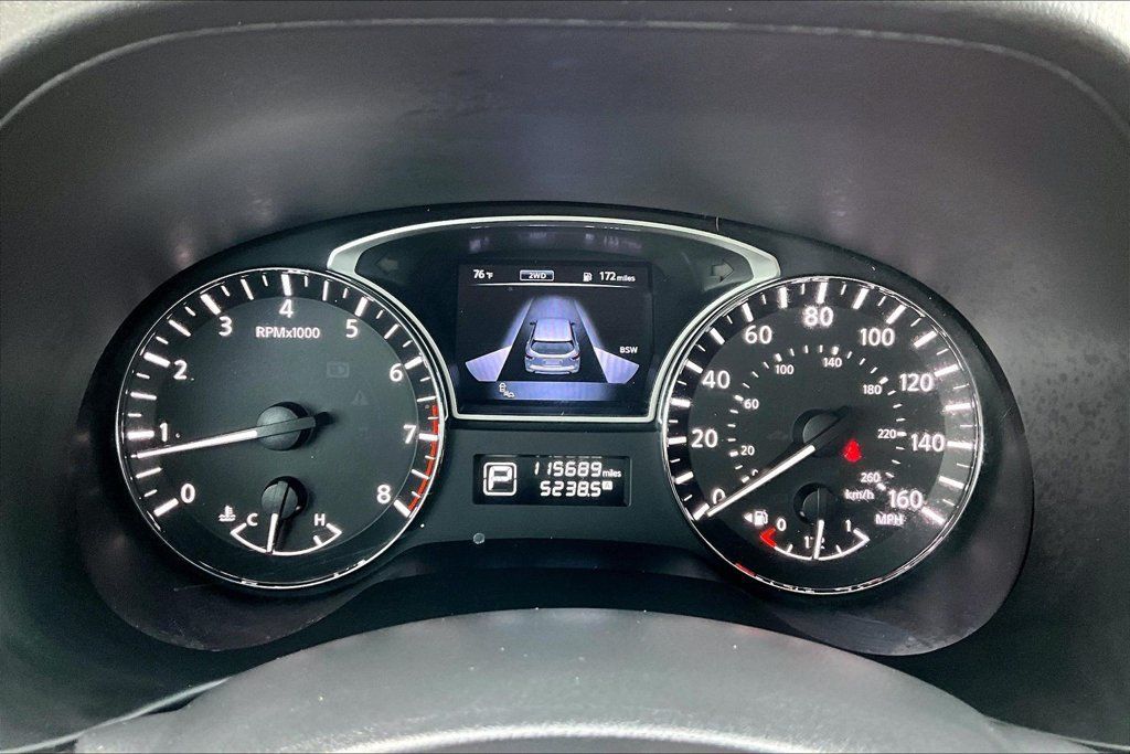 Used 2015 Nissan Pathfinder Platinum FWD image 17