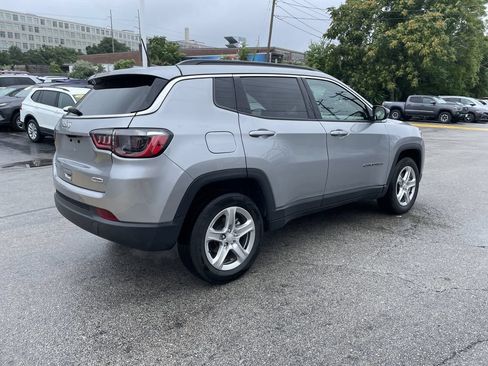 Used 2024 Jeep Compass Latitude AWD/4WD image 8