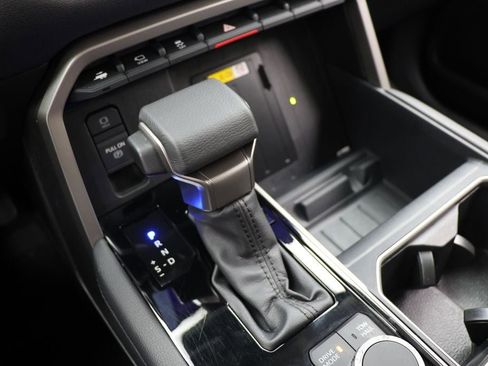 Used 2024 Toyota Tundra Limited image 30