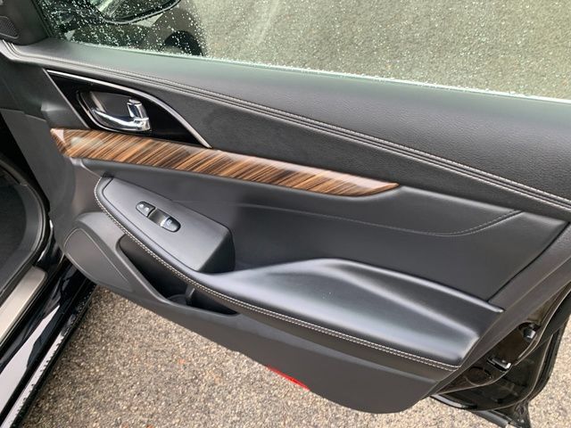 Used 2016 Nissan Maxima Platinum w/ Interior Lighting Package FWD image 14