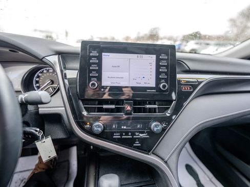 Used 2023 Toyota Camry SE w/ Cold Weather Package image 16