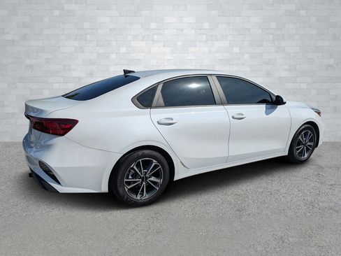 Used 2022 Kia Forte LXS image 5